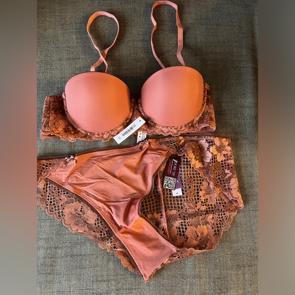 Adore Me Strapless Push Up Bra (32B) - Picture 2 of 4